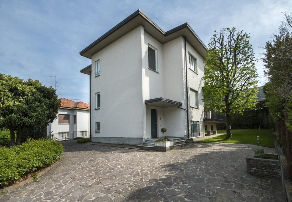 Apartamento Casa Foscolo Villa Guardia Exterior foto